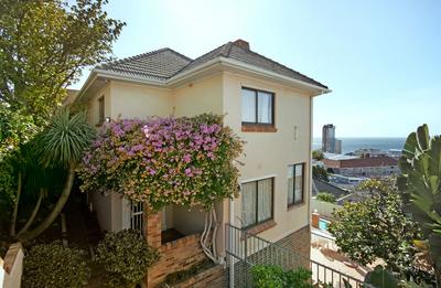 House For Sale in Green Point, Cape Town