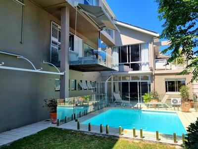 House For Sale in Fresnaye, Cape Town