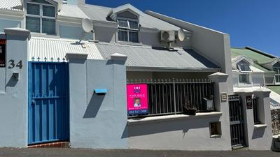 House For Sale in Green Point, Cape Town