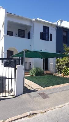 Semi-detached For Sale in Green Point, Cape Town