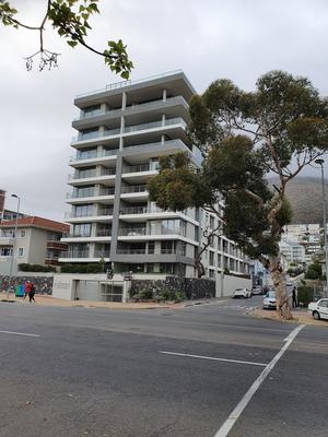 Apartment / Flat For Rent in Green Point, Cape Town