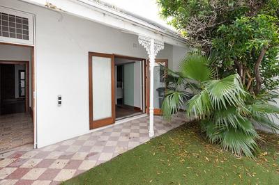 Cottage For Sale in Gardens, Cape Town