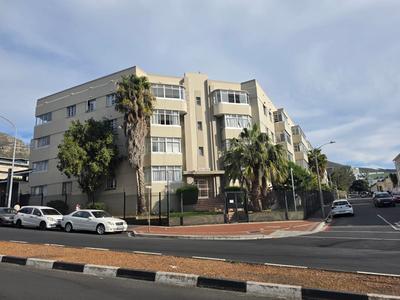 Apartment / Flat For Rent in Zonnebloem, Cape Town