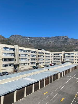 Apartment / Flat For Rent in Zonnebloem, Cape Town